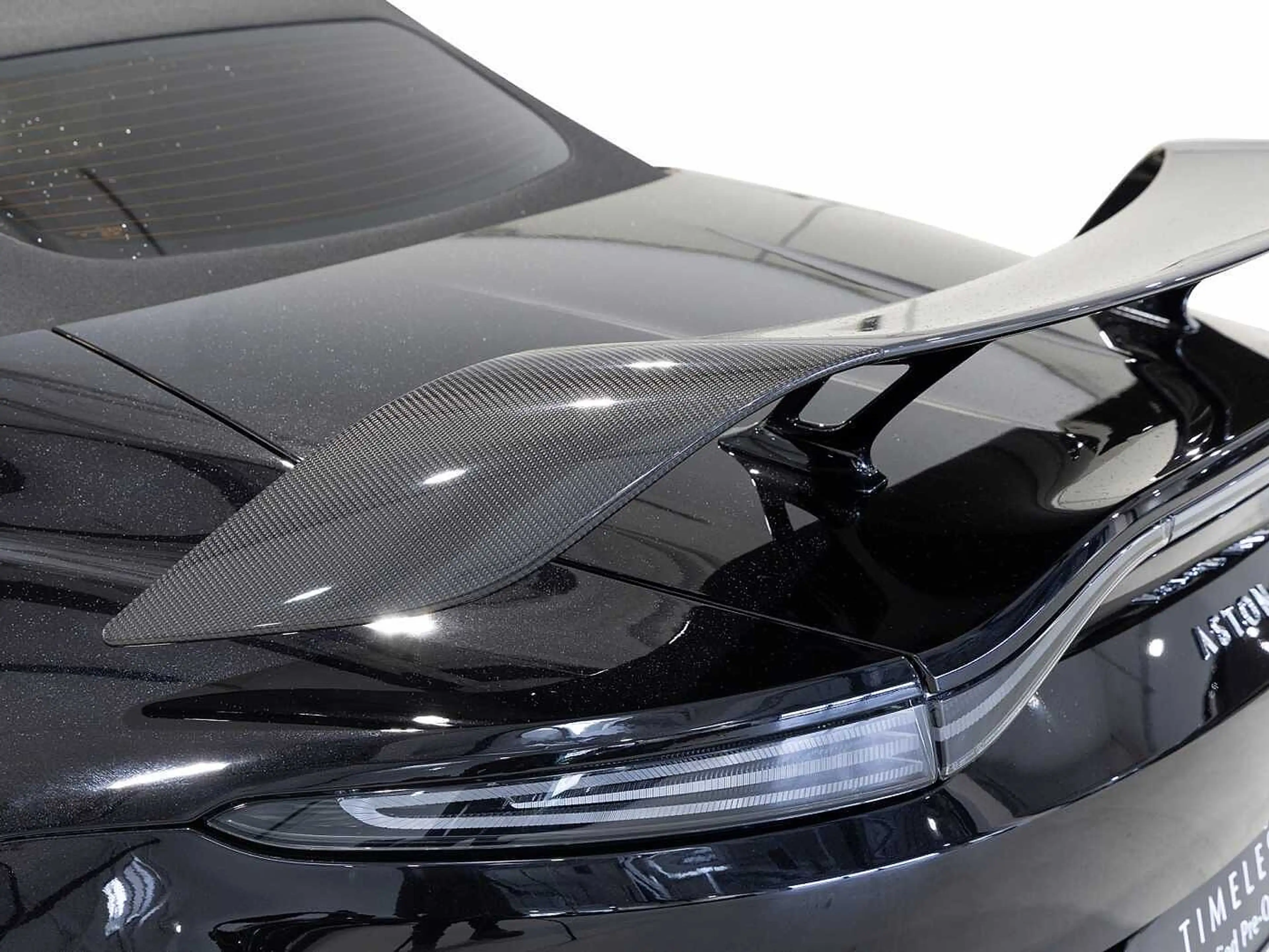 Aston Martin New Vantage V12 Roadster -Onyx Black- — photo 15