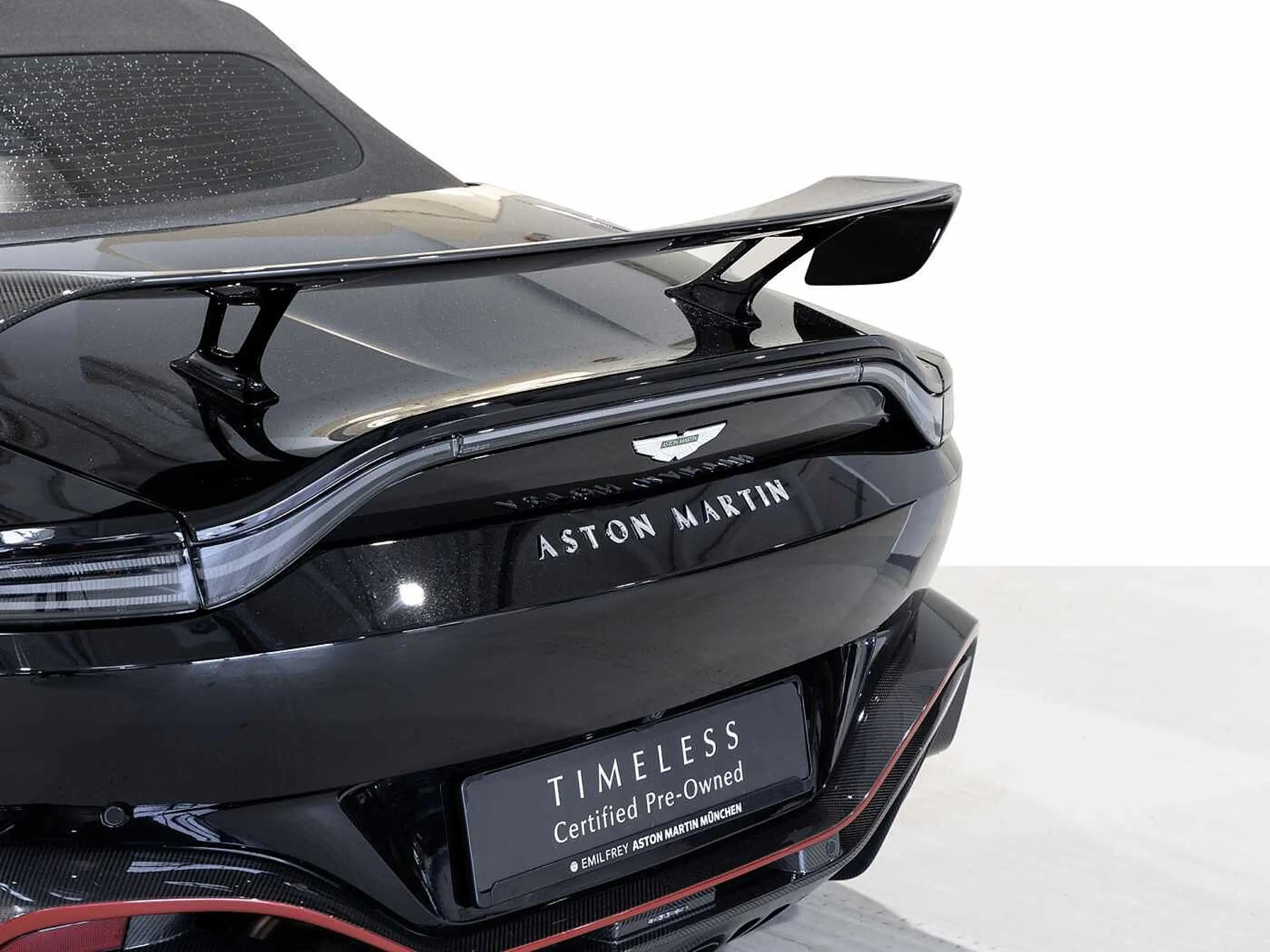 Aston Martin New Vantage V12 Roadster -Onyx Black- — photo 8