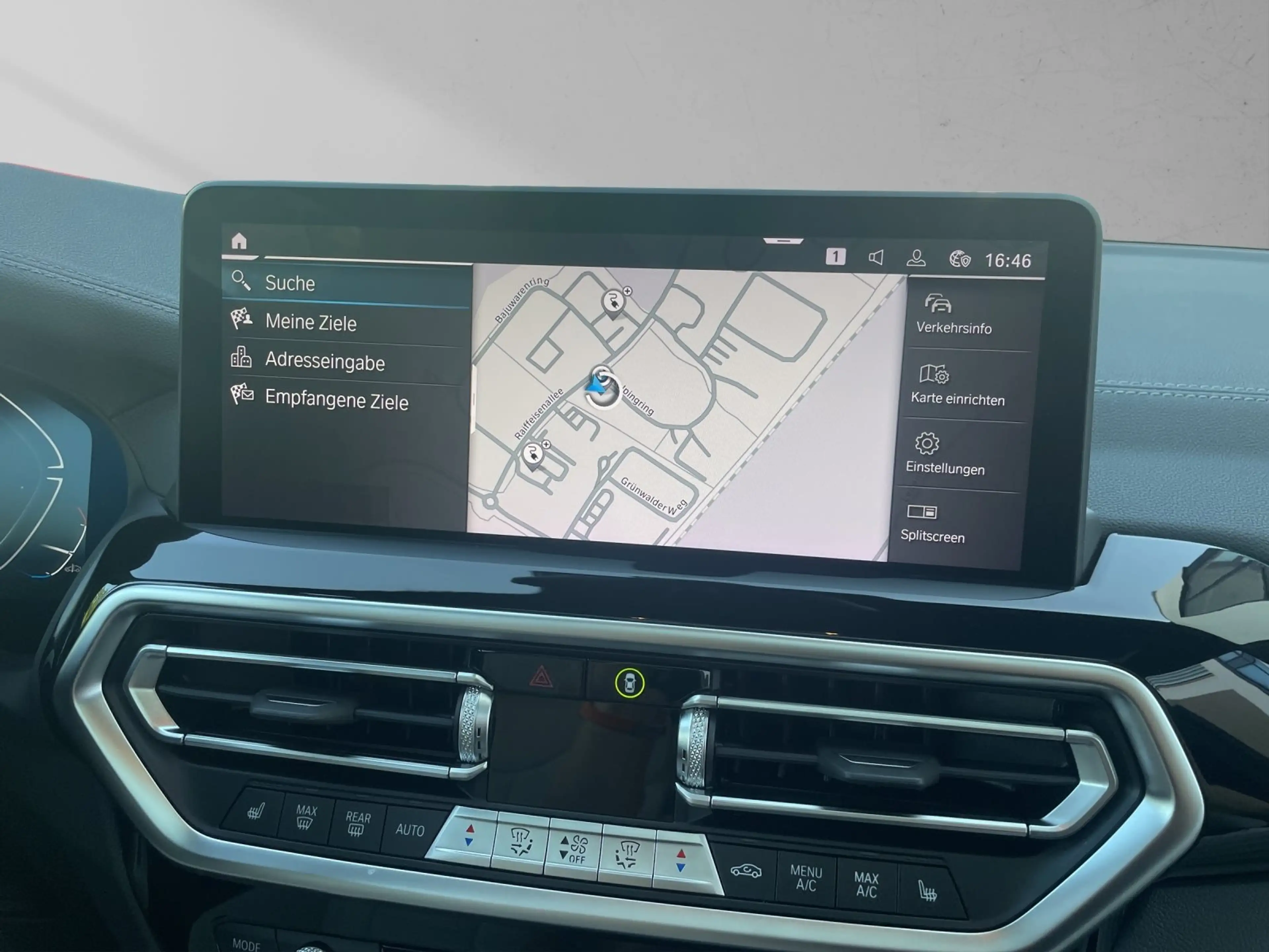 BMW iX3 Impressive HUD Pano H&K — photo 19