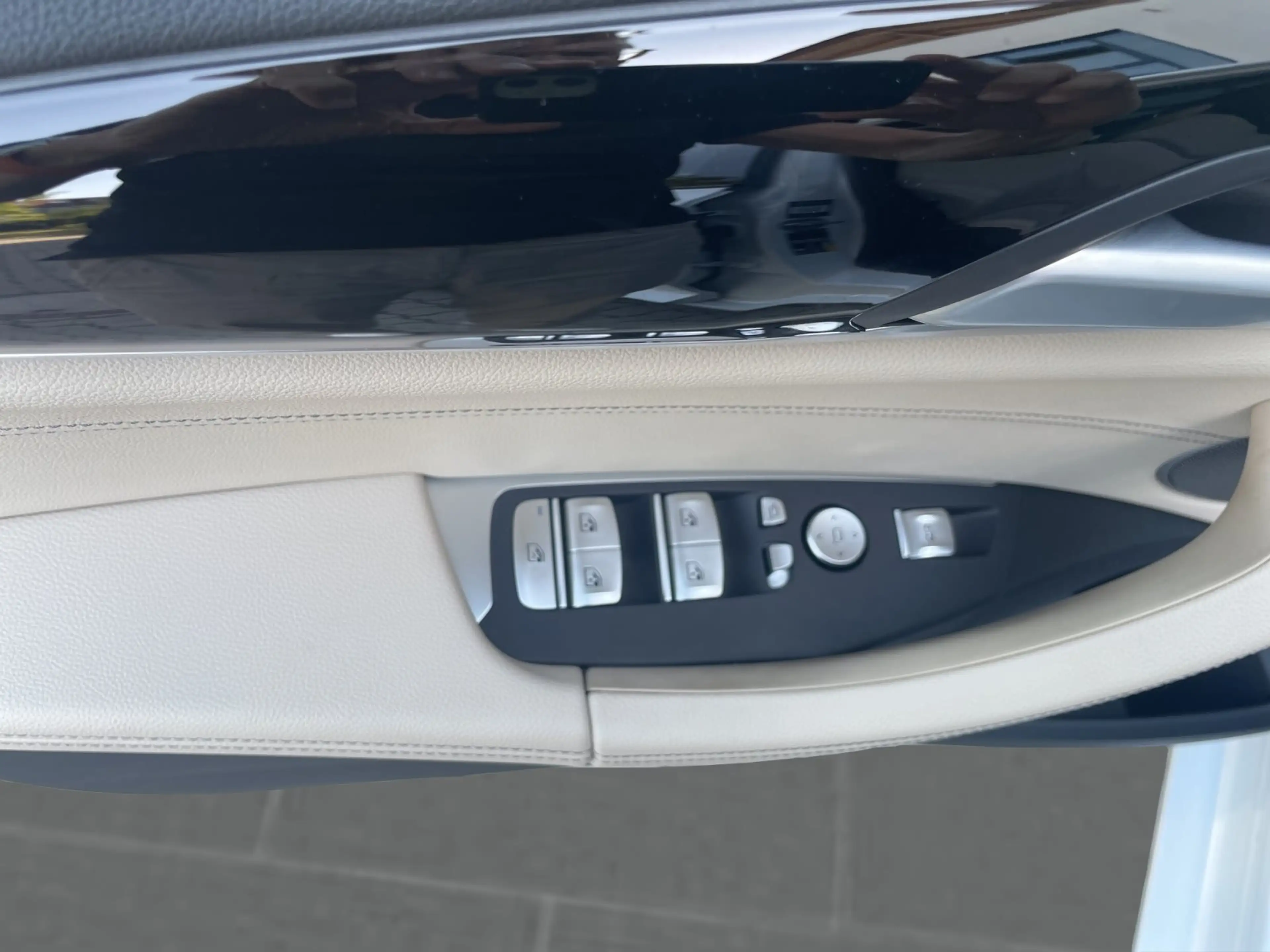 BMW iX3 Impressive HUD Pano H&K — photo 11
