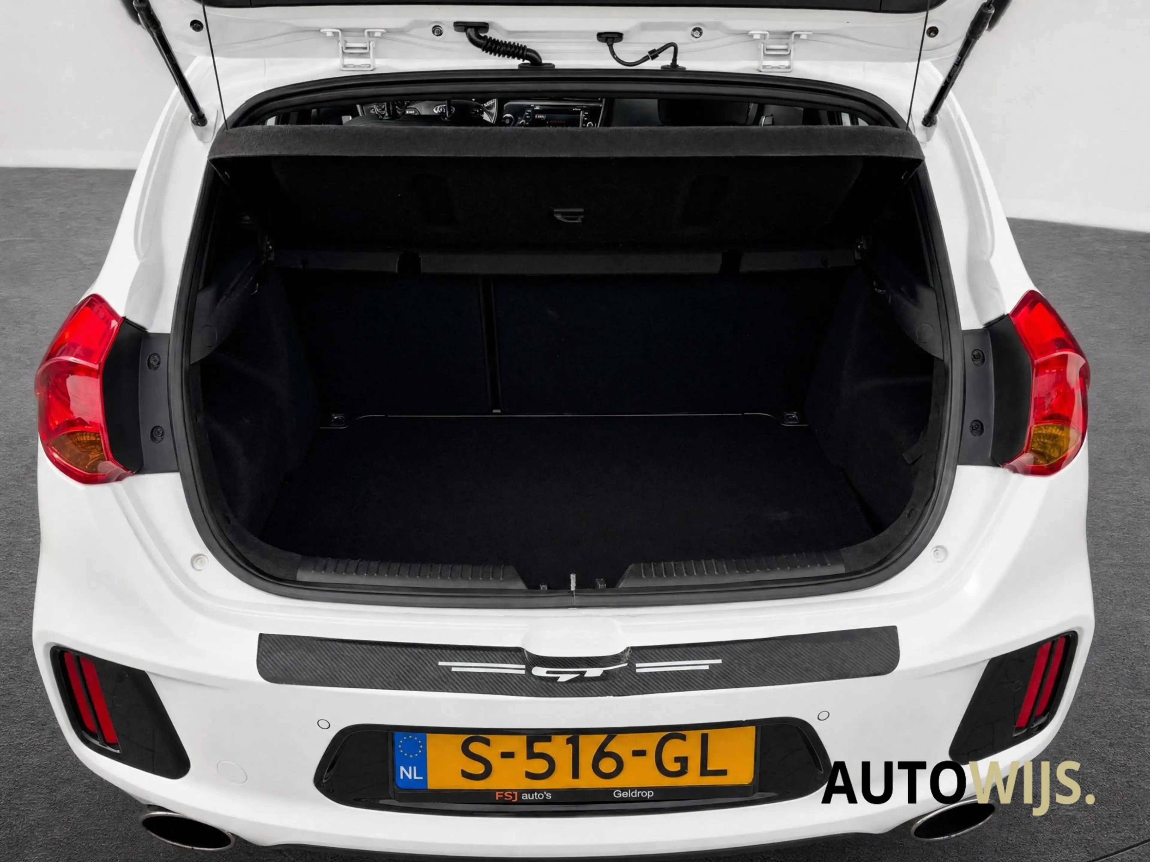 Kia Ceed / cee'd 1.6 GT|204PK|Xenon|Pano|Camera|Stuurverw — photo 12