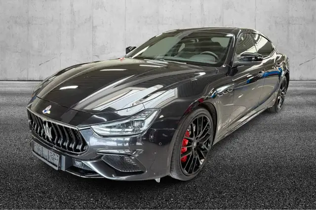 Maserati Ghibli V6 430 CV Q4 Gransport