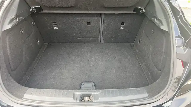 Infiniti Q30 view 14