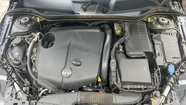 Infiniti Q30 view 15