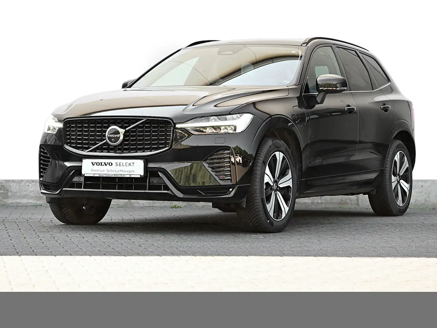 Volvo XC60 T6 AWD  Plus Dark+Sound+Kamera360+LED+DAB Schwarz - 2