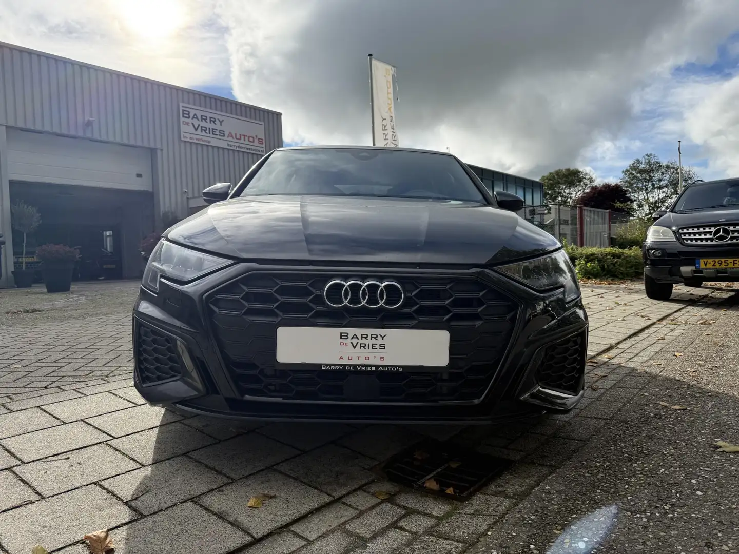 Audi A3 Sportback 45 TFSI e S edition Competition | Afneem Noir - 2