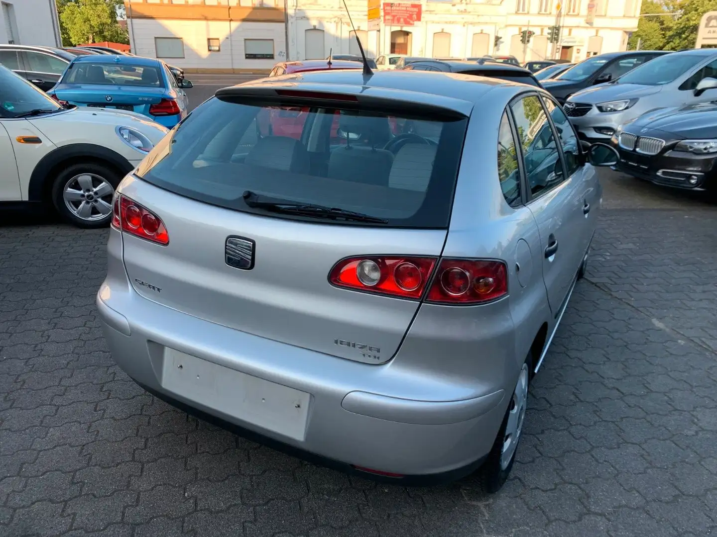 SEAT Ibiza 1.4 TDi PD Stella Silber - 2