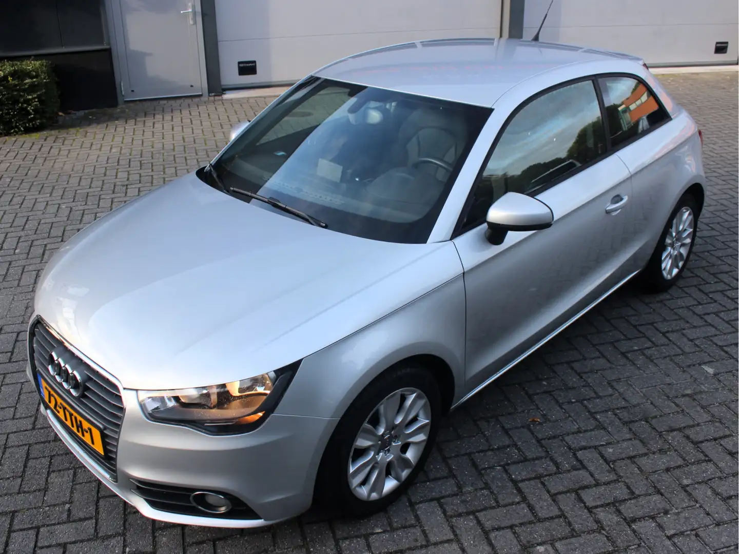 Audi A1 1.2 TFSI Ambition Pro Line Business Sportstoelen Gris - 2