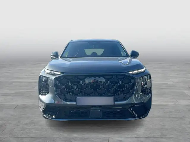 Audi Q7 view 8