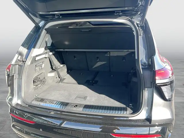 Audi Q7 view 15