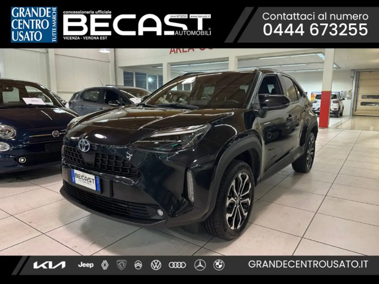 Toyota Yaris Cross 1.5 Hybrid 5p. E-CVT AWD-i Trend UNI PROPRIETARIO Schwarz - 1