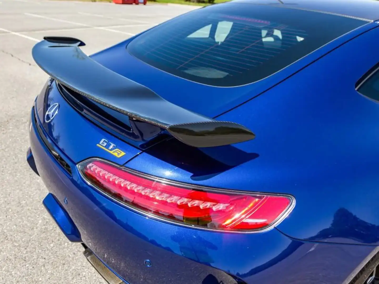 Mercedes-Benz AMG GT R Coupe Bleu - 1