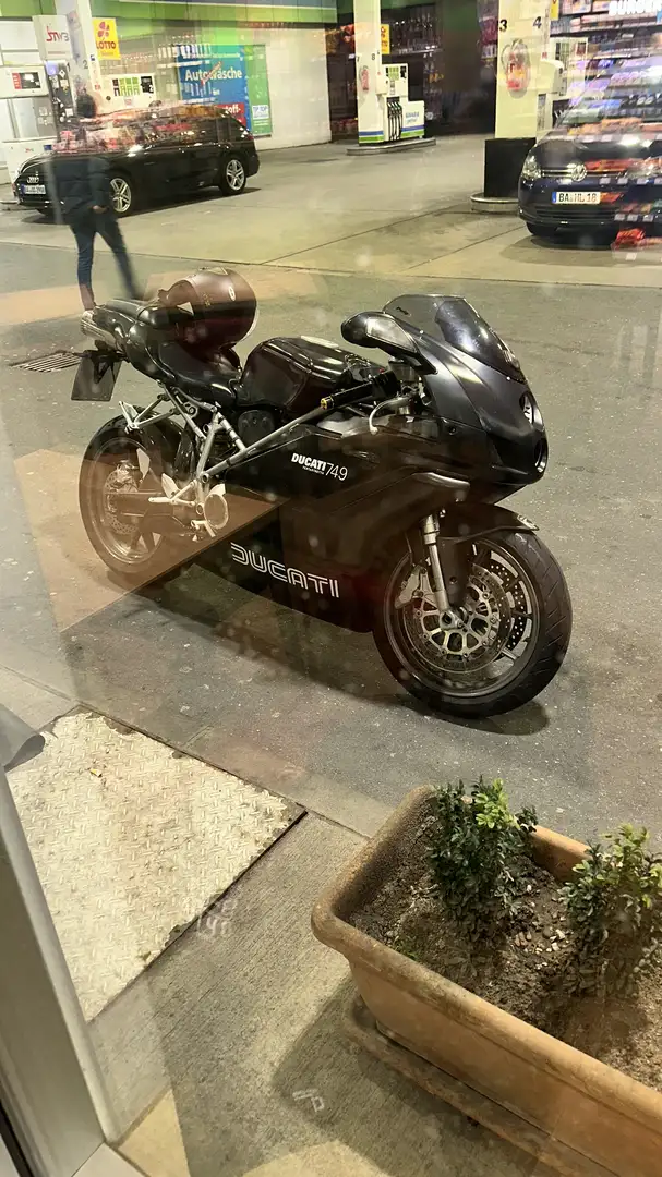 Ducati 749 dark - 2