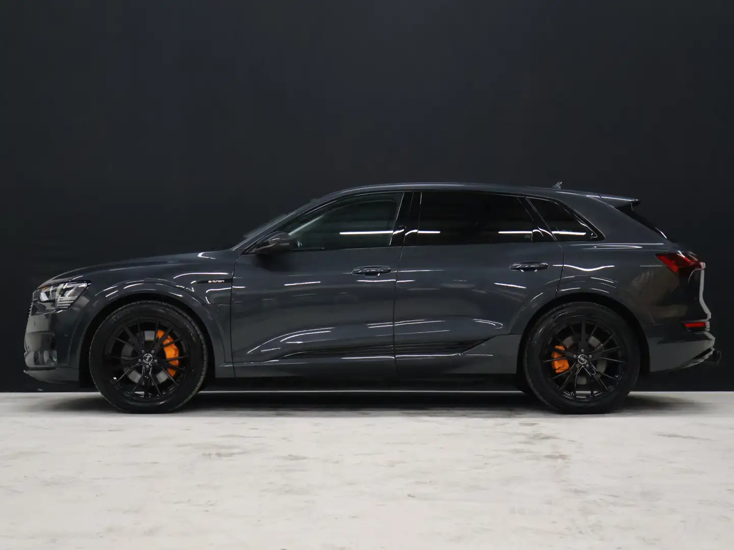 Audi e-tron 55 quattro edition Sport 95 kWh [TREKHAAK AFNEEMBA Grijs - 2