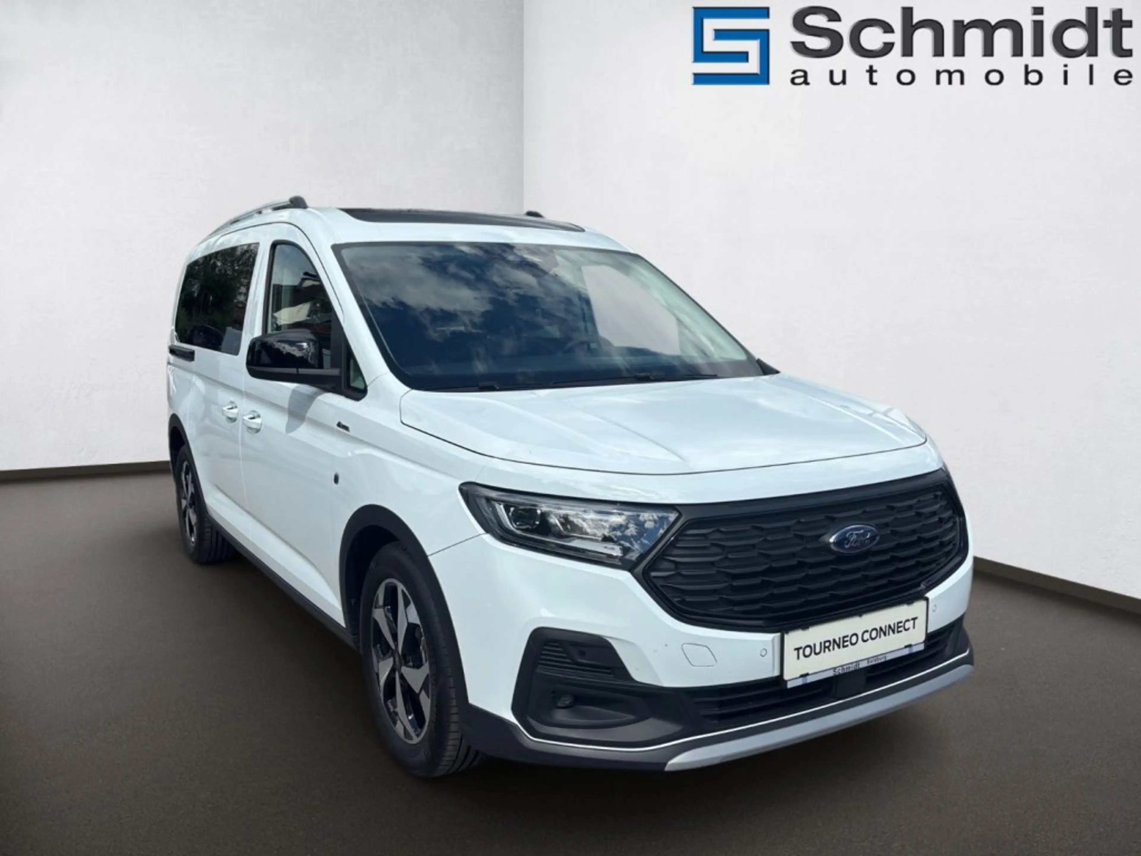 Ford Grand Tourneo Connect Active 2,0L Eblue 122PS M AWD — photo 6