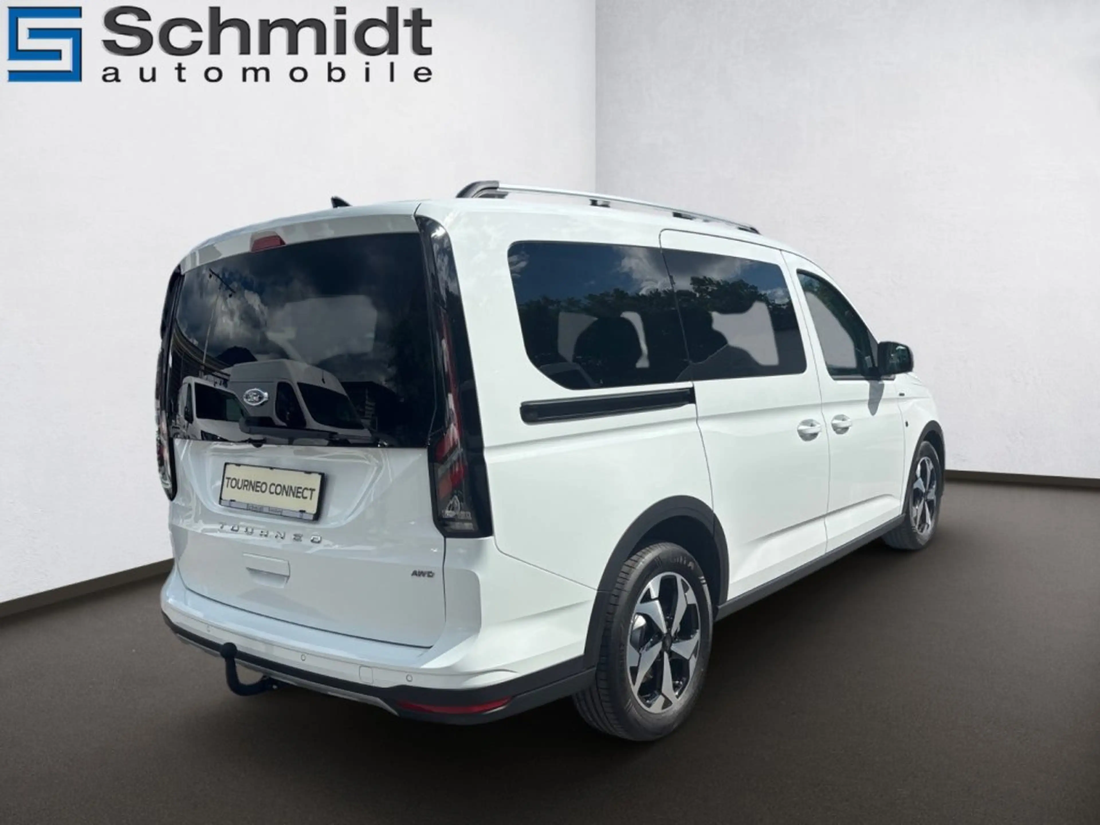 Ford Grand Tourneo Connect Active 2,0L Eblue 122PS M AWD — photo 4