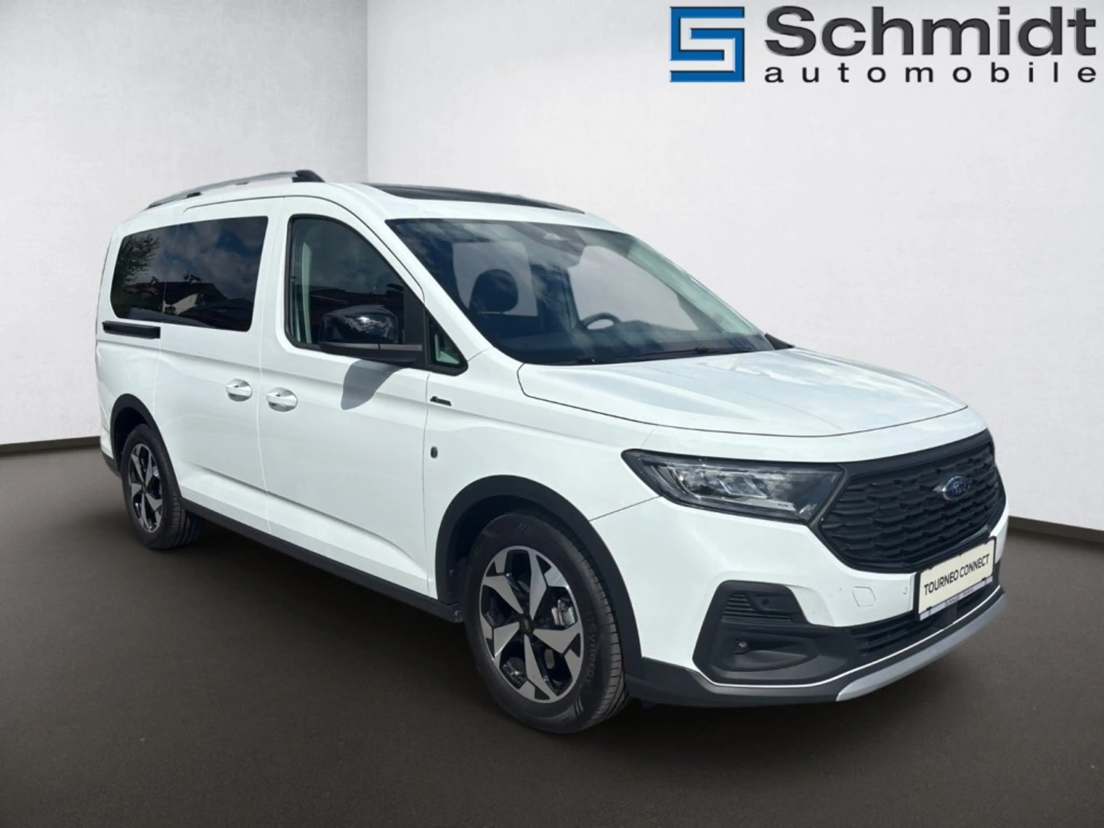 Ford Grand Tourneo Connect Active 2,0L Eblue 122PS M AWD — photo 5