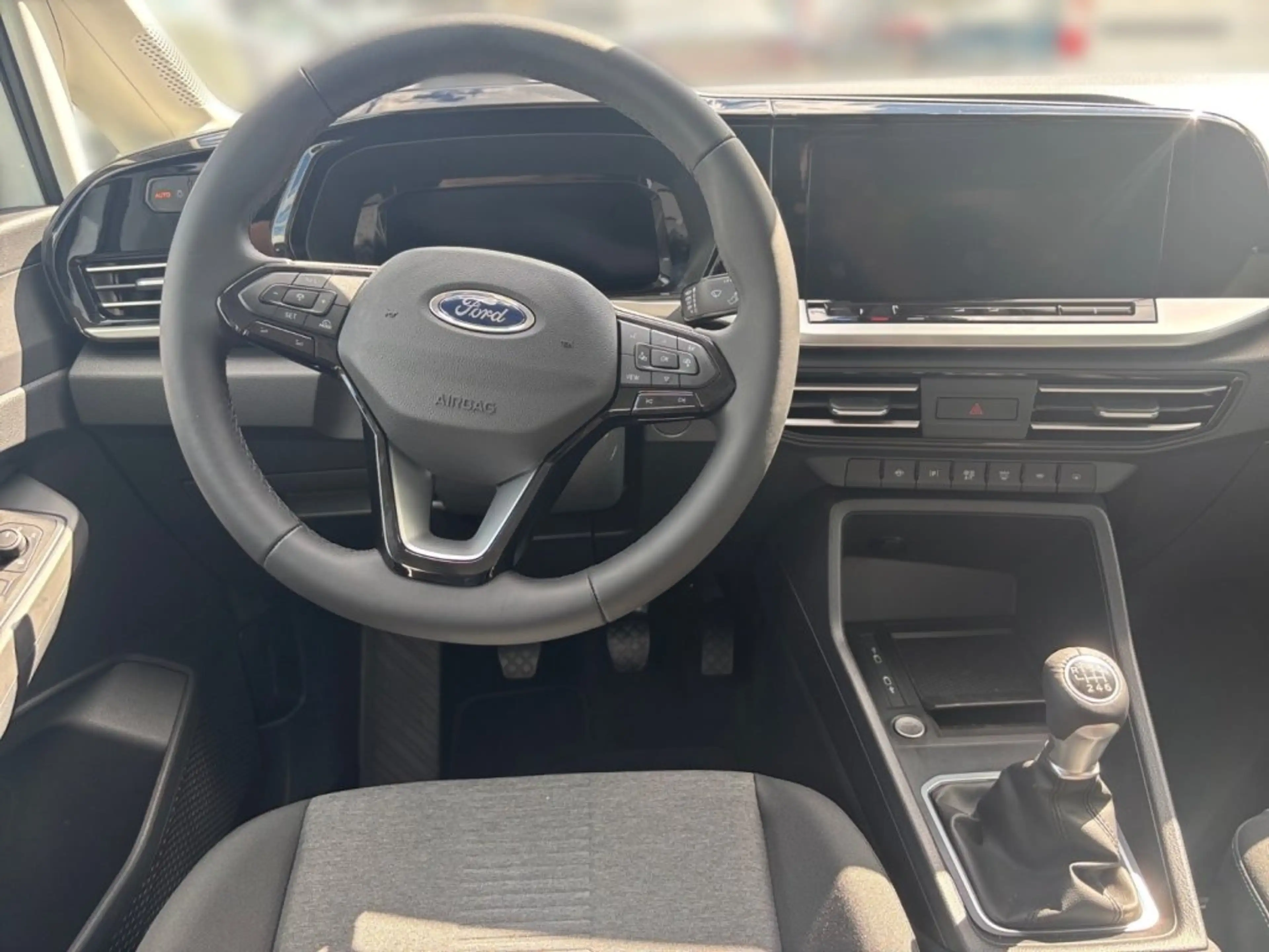 Ford Grand Tourneo Connect Active 2,0L Eblue 122PS M AWD — photo 9
