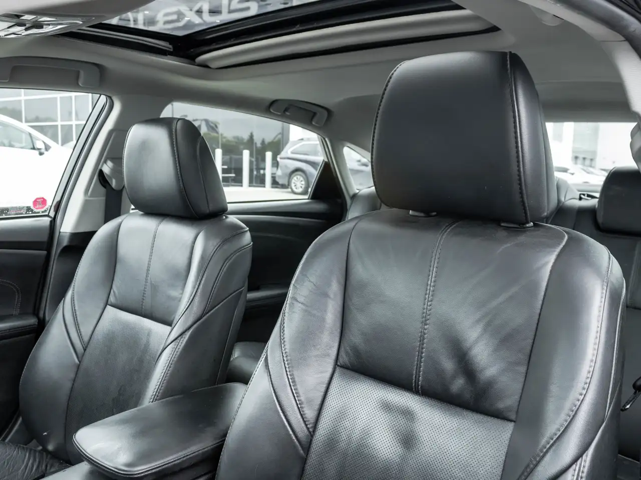Toyota Avalon снимка Toyota Avalon