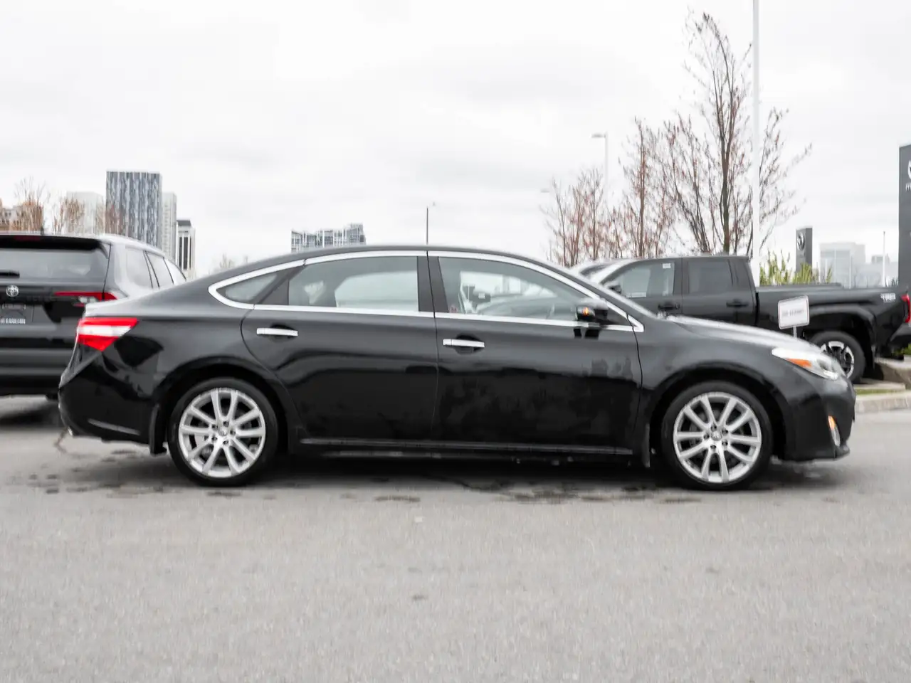 Toyota Avalon снимка Toyota Avalon