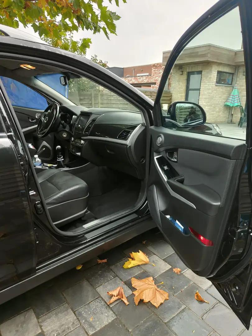 SsangYong Korando Korando 2.0 e-XGi200 2WD Sapphire Zwart - 2