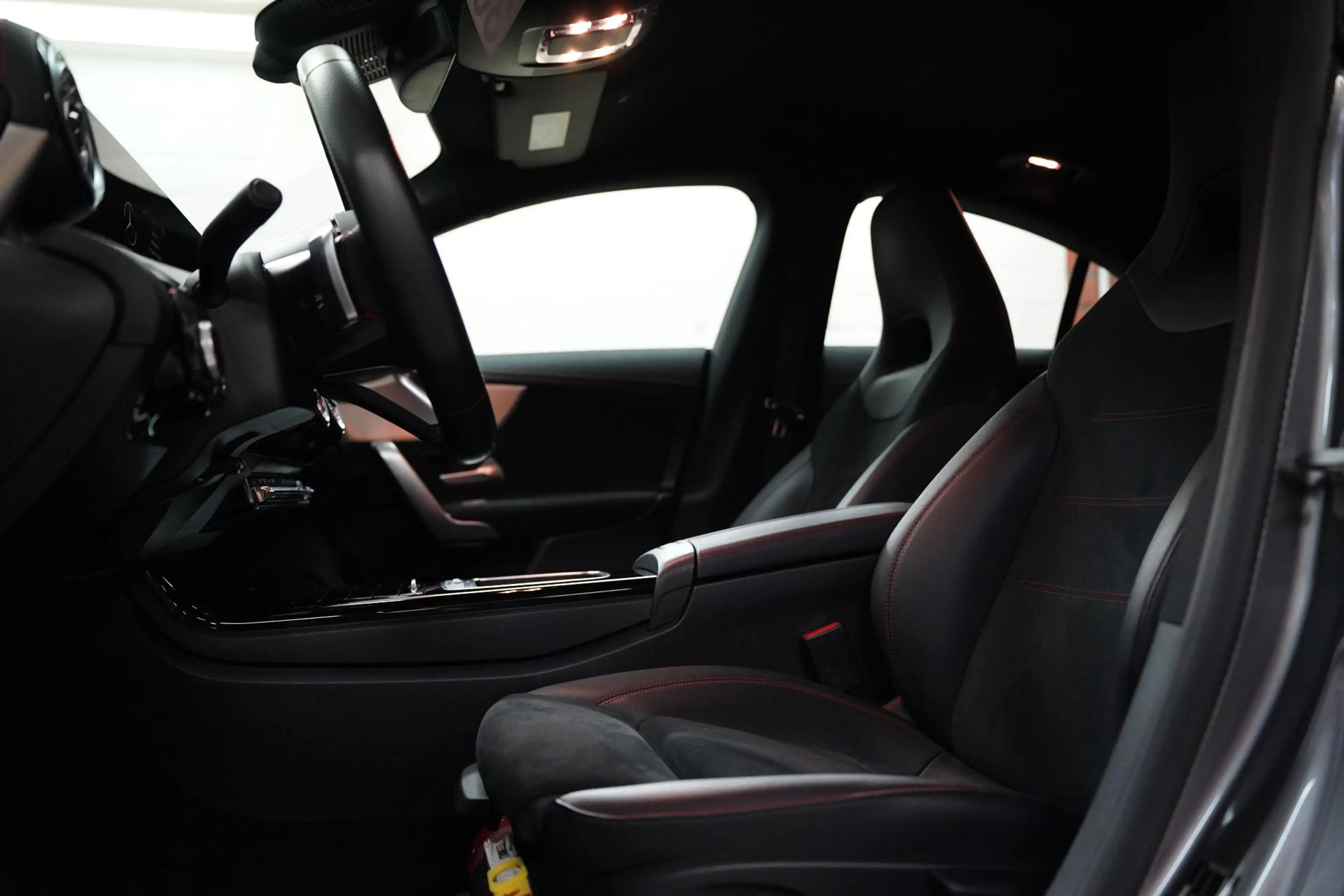 Mercedes-Benz CLA 180 CLA d AMG Line | Ambient Light | Heated Seats — photo 11