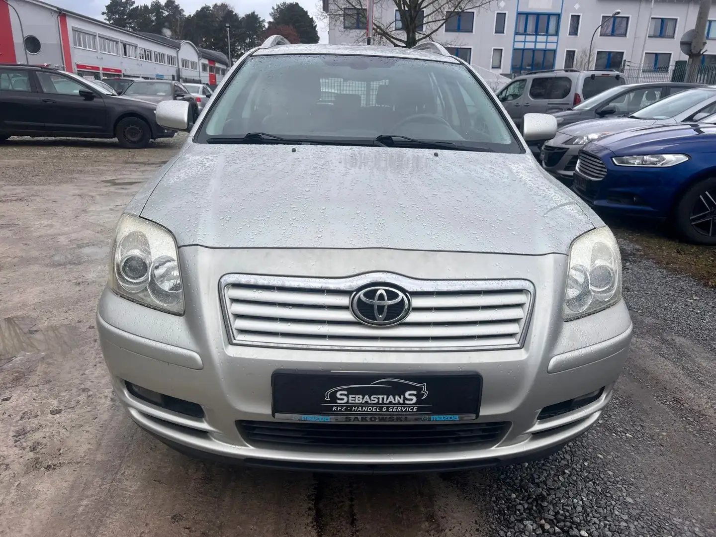 Toyota Avensis Combi Sol 2,2-l-D-CAT Webasto Klimaauto. Silber - 2