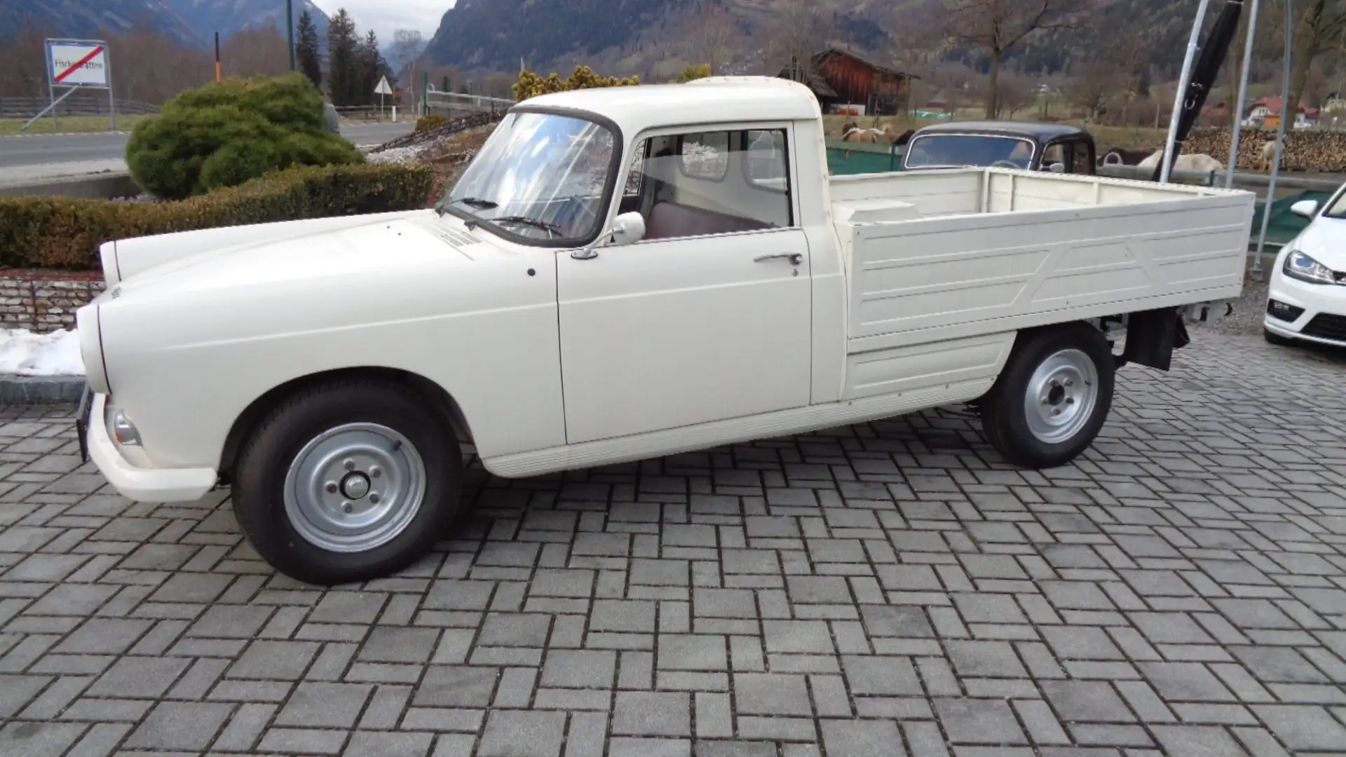 Peugeot 404 Pickup (Diesel) White - 1