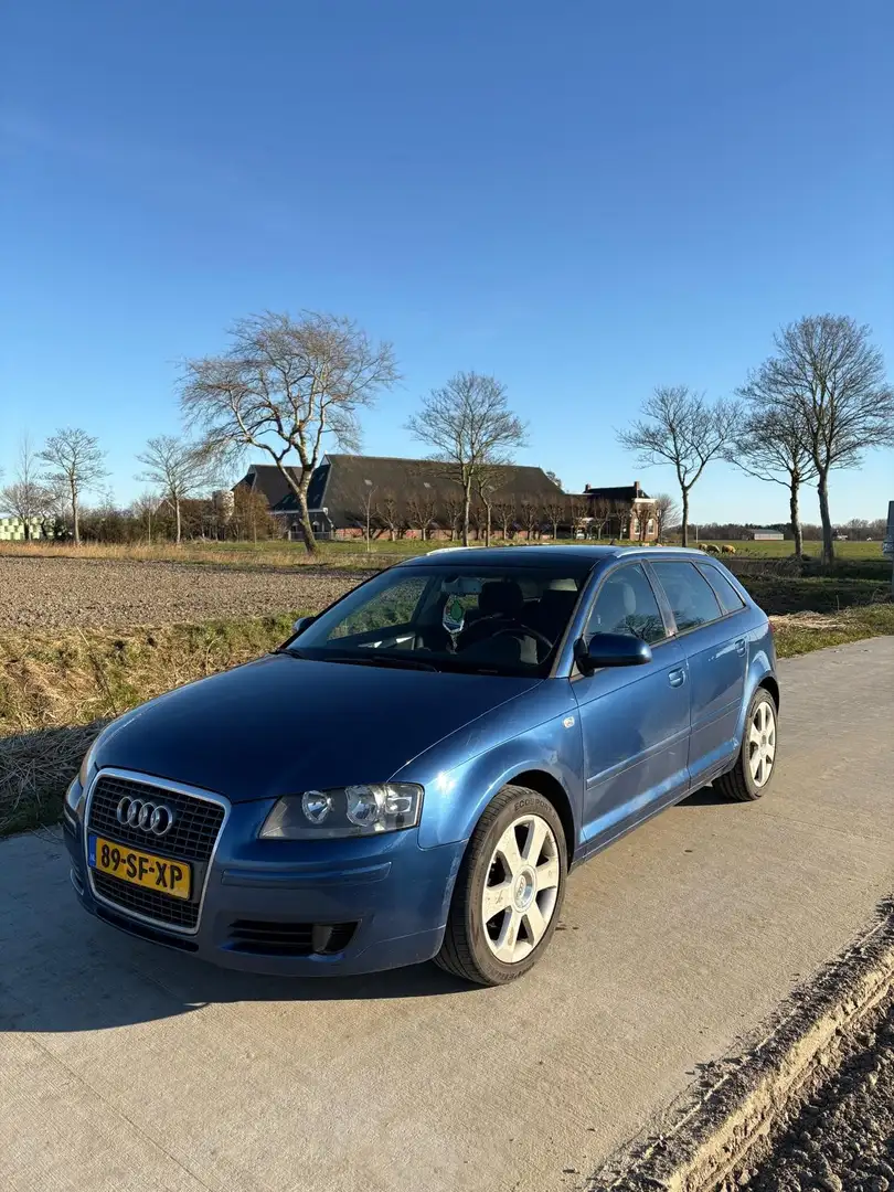 Audi A3 2.0 FSI Ambiente Blauw - 2