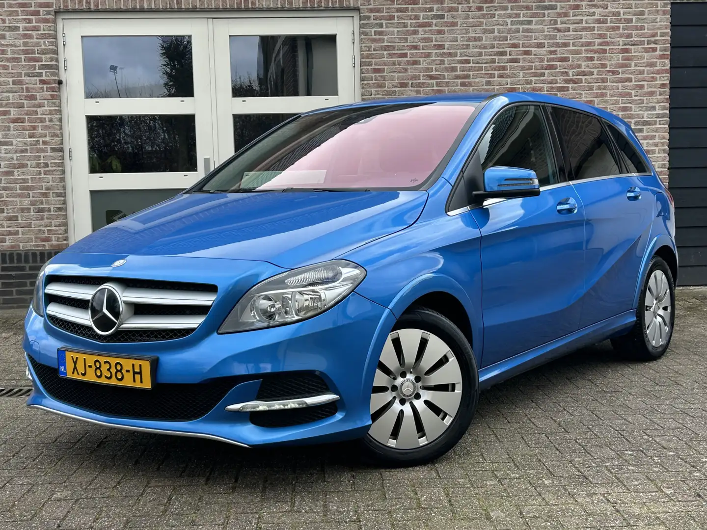 Mercedes-Benz B 250 e Ambition 28kWh Range-plus Navi Clima Modrá - 1