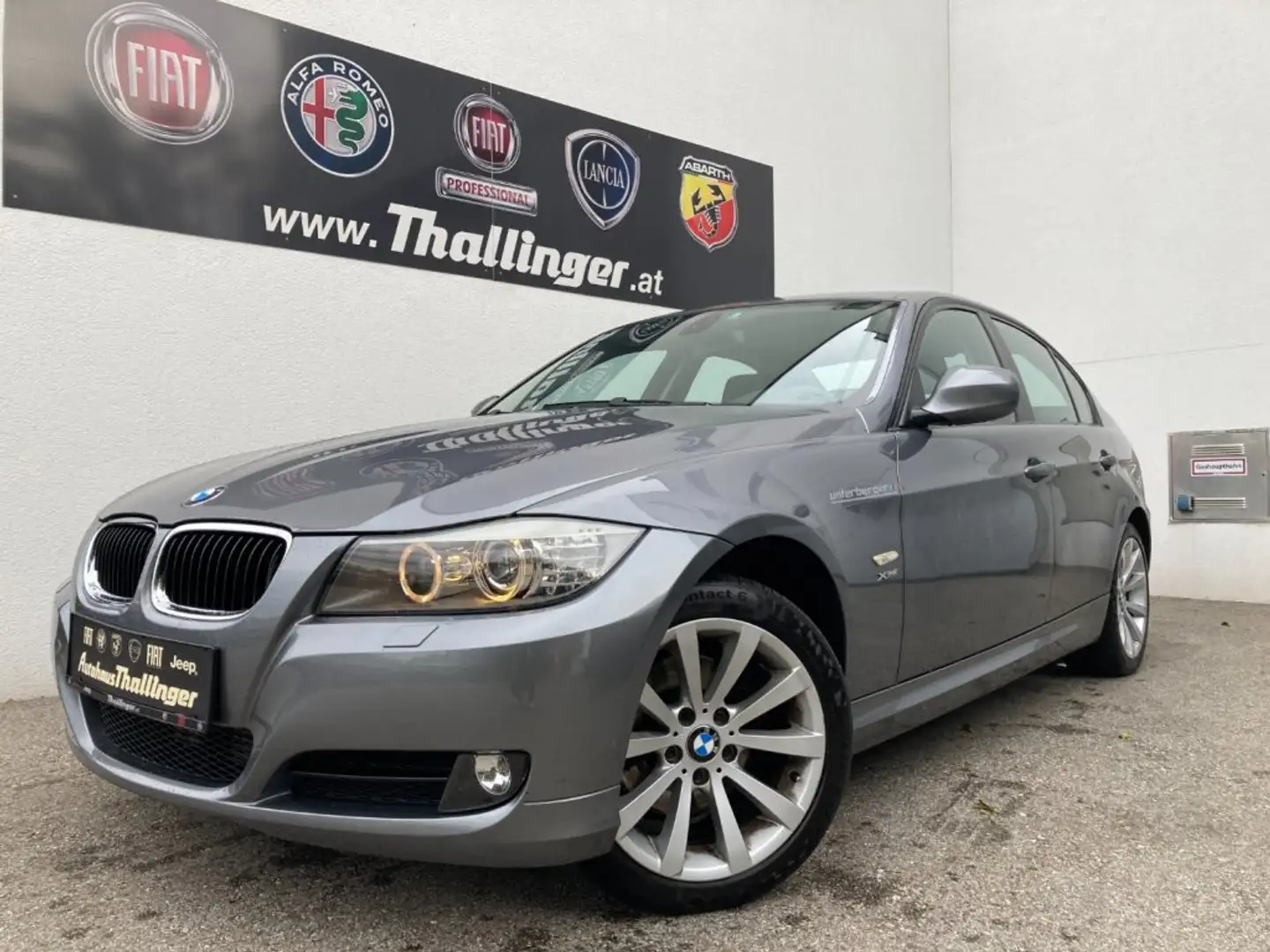 BMW 320 d xDirve Grau - 1