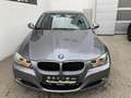 BMW 320 d xDirve Grau - thumbnail 2