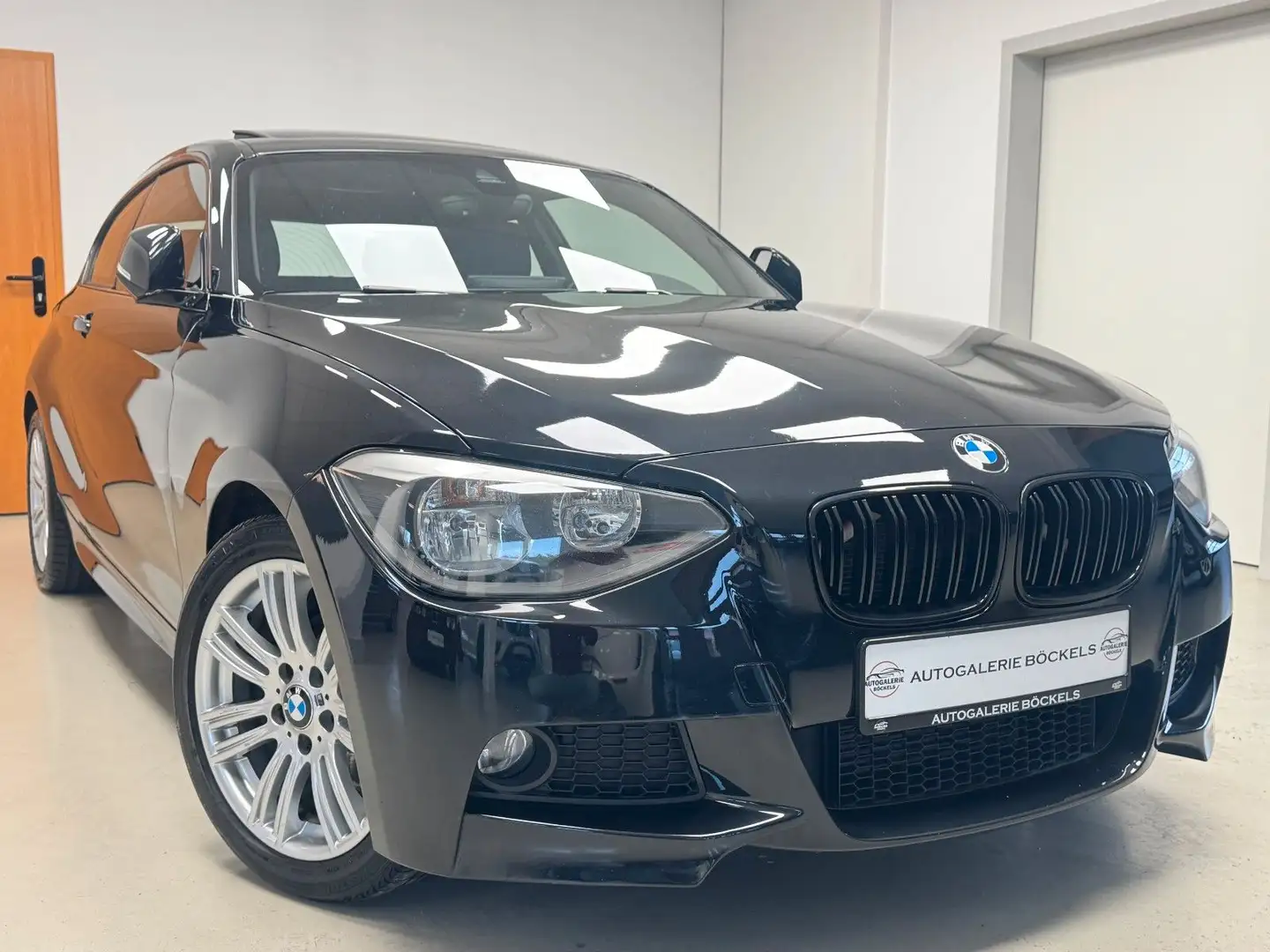 BMW 118 d M-Paket°SHZ°PDC°2.Hd°Navi° Schwarz - 1