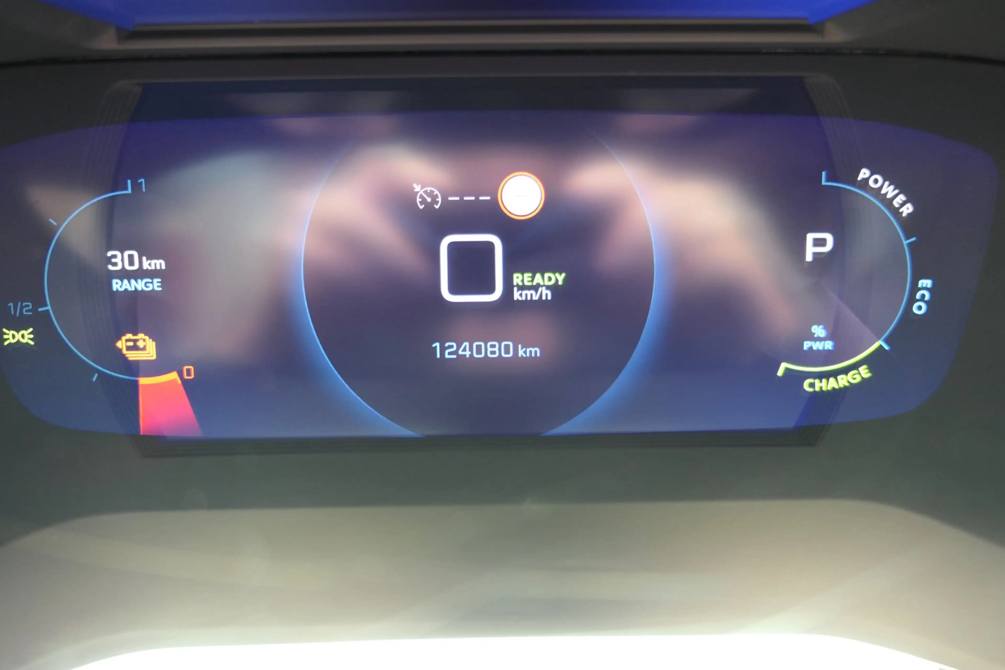 Peugeot e-2008 EV Allure Pack 50 kWh, 360 camera, Carplay, 3 Fase — photo 14