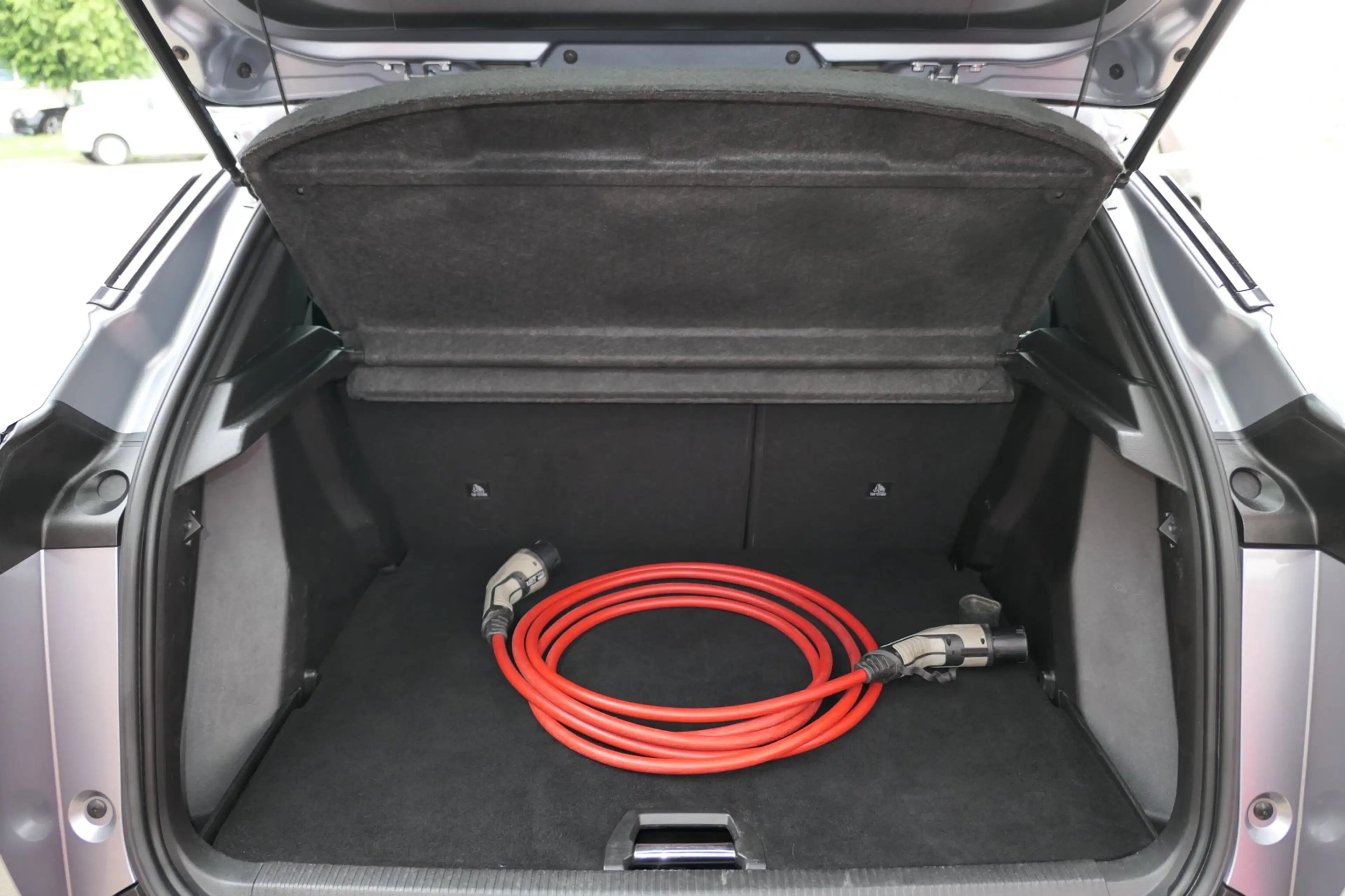 Peugeot e-2008 EV Allure Pack 50 kWh, 360 camera, Carplay, 3 Fase — photo 10