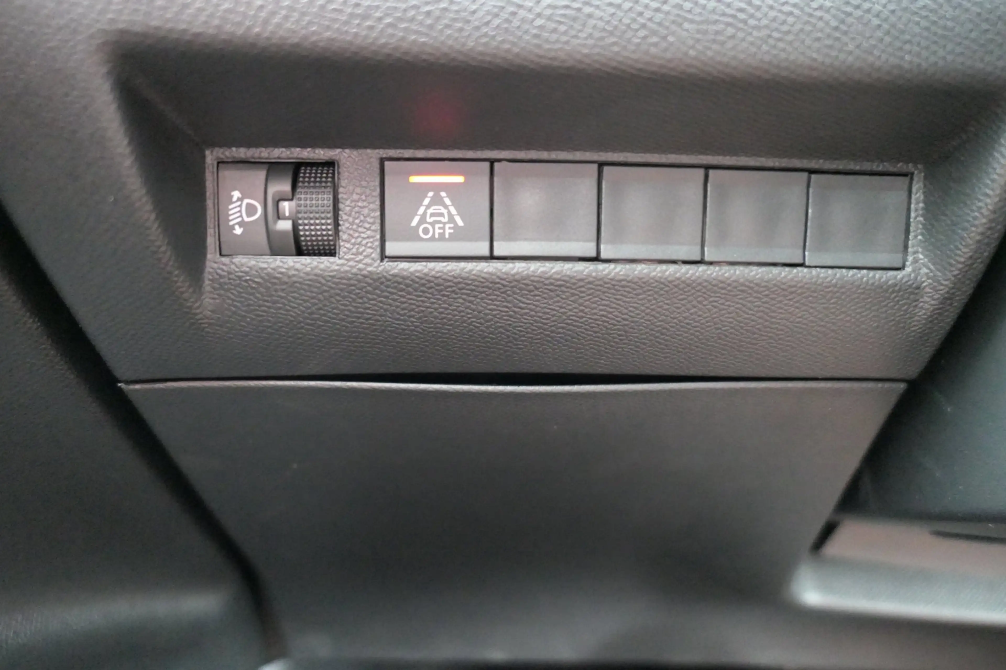Peugeot e-2008 EV Allure Pack 50 kWh, 360 camera, Carplay, 3 Fase — photo 20