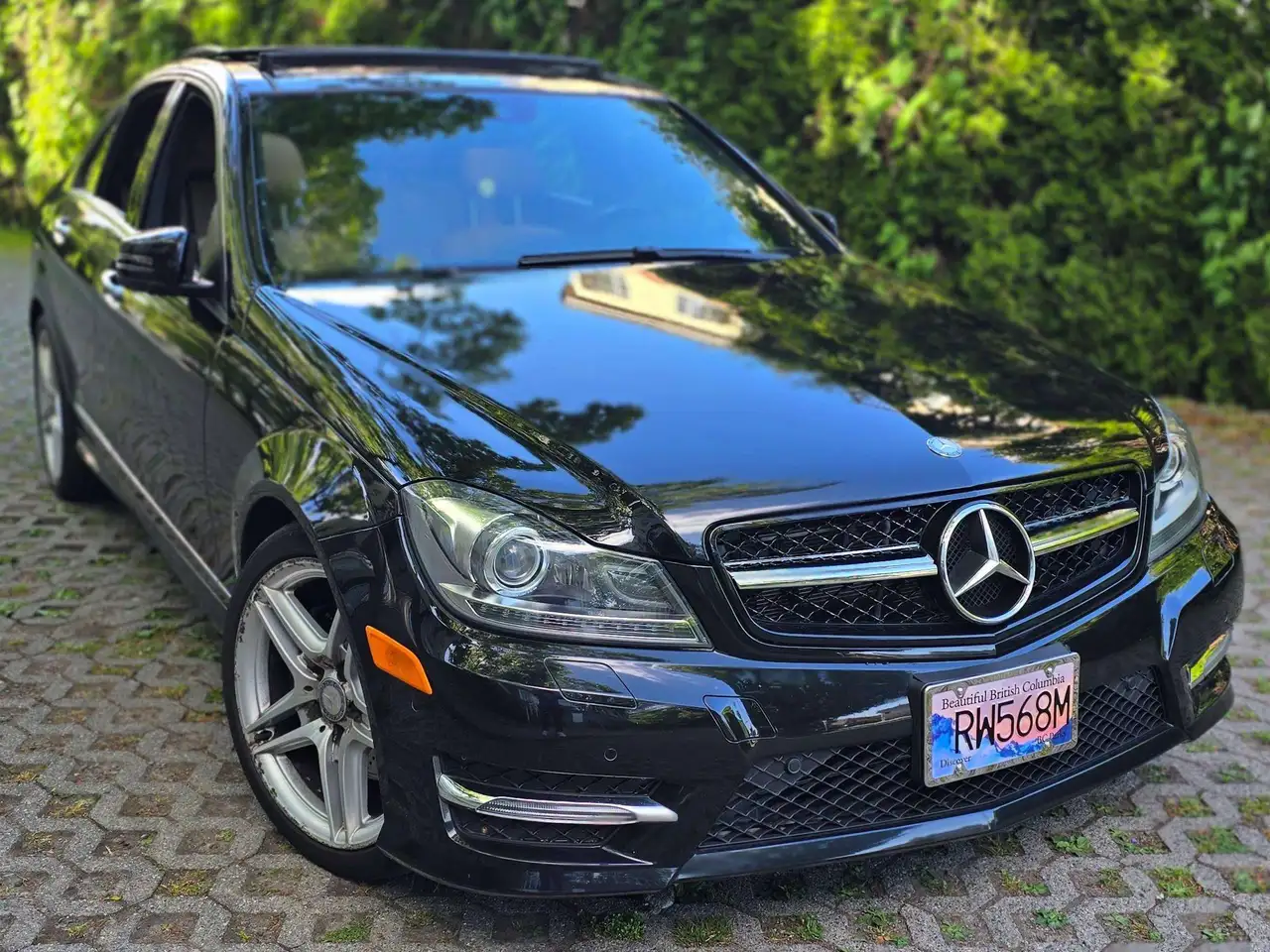 Mercedes-Benz C-Class снимка Mercedes-Benz C-Class