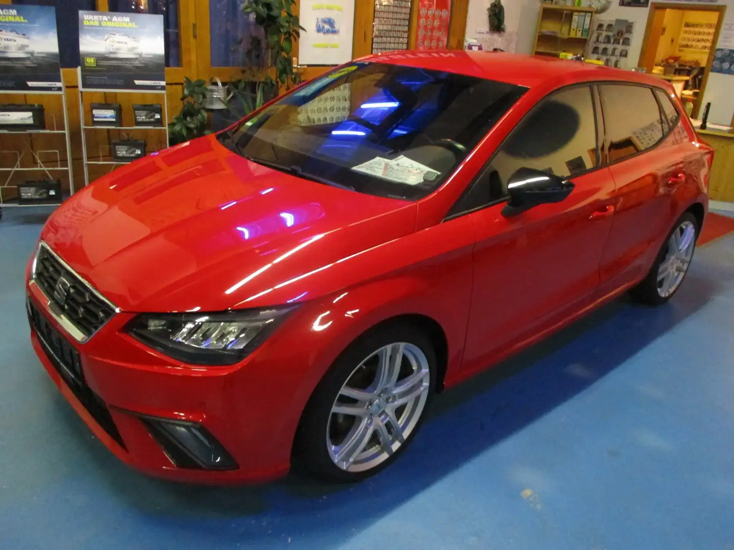 SEAT Ibiza 5-Türer 1.0 TSI FR Kamera,Alu 18 Zoll,Xenon, Rot - 1