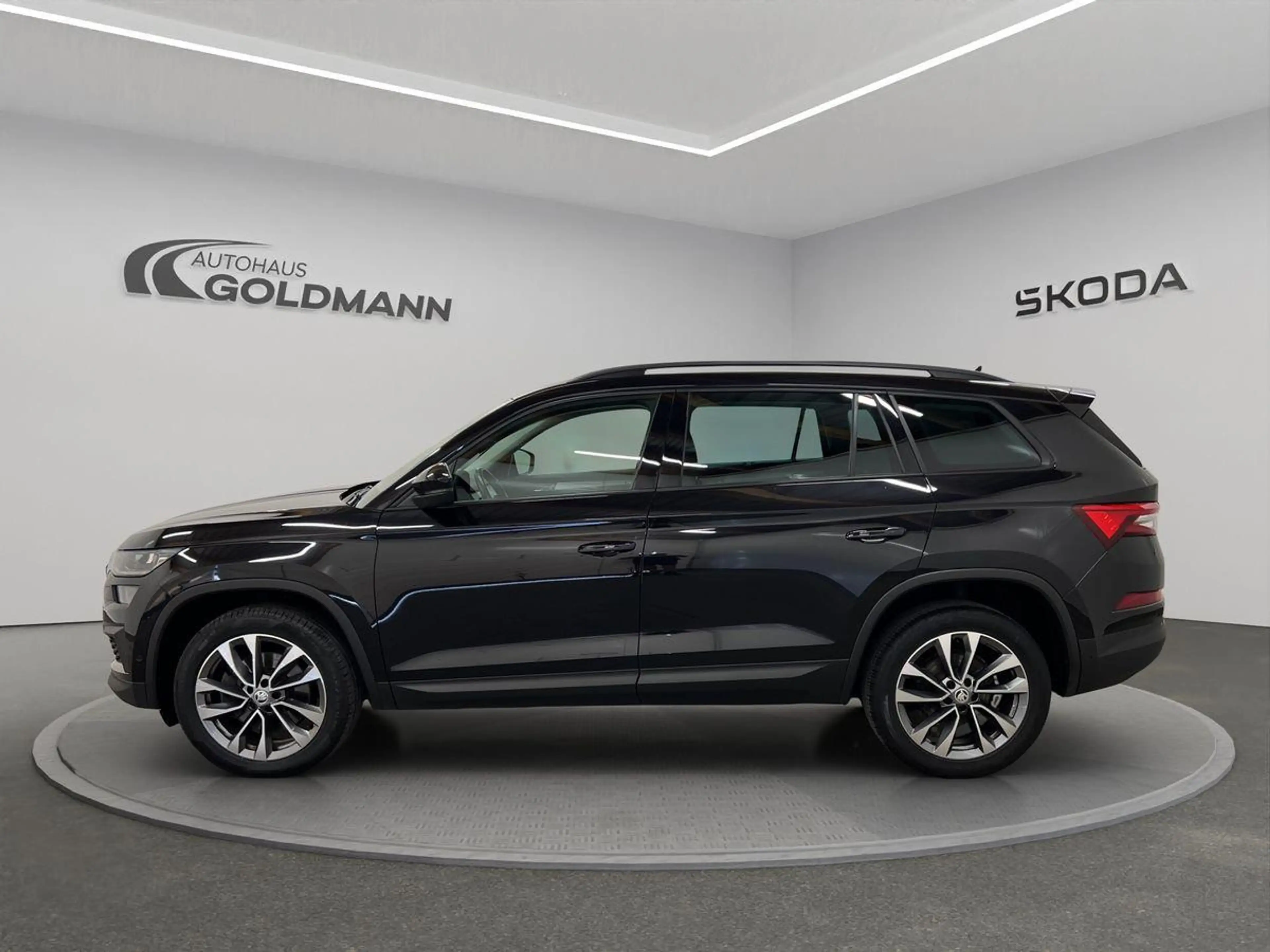 Skoda Kodiaq TOUR 2.0TDI 147KW 4x4 DSG — photo 2