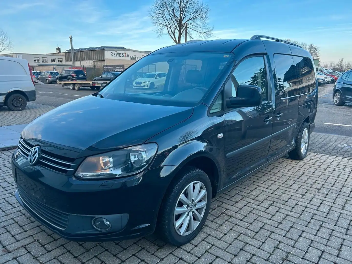 Volkswagen Caddy Maxi Highline Schwarz - 2