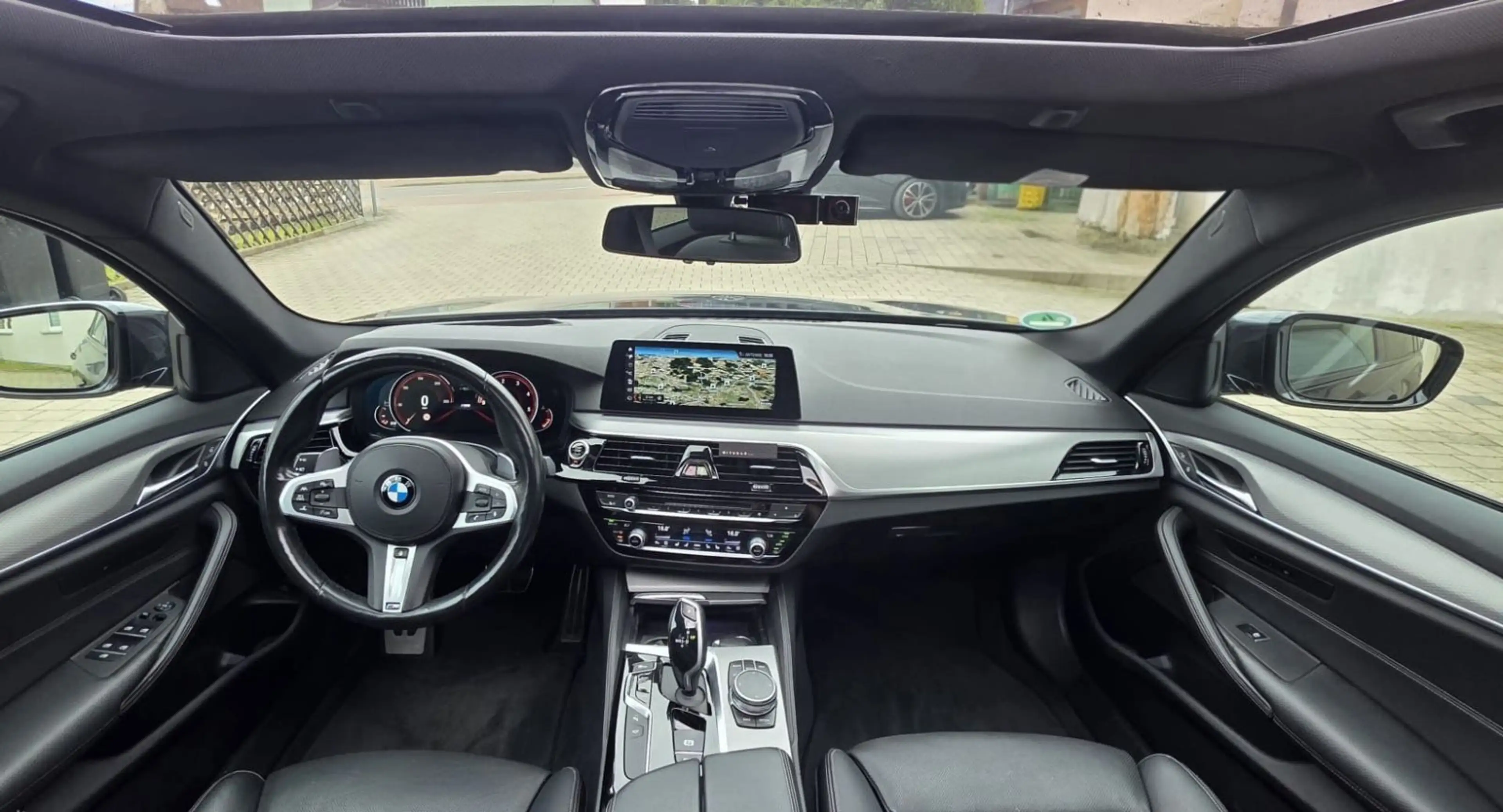 BMW 520 d xDrive M Sport*LED*PANO*LEDER*KAMERA — photo 11