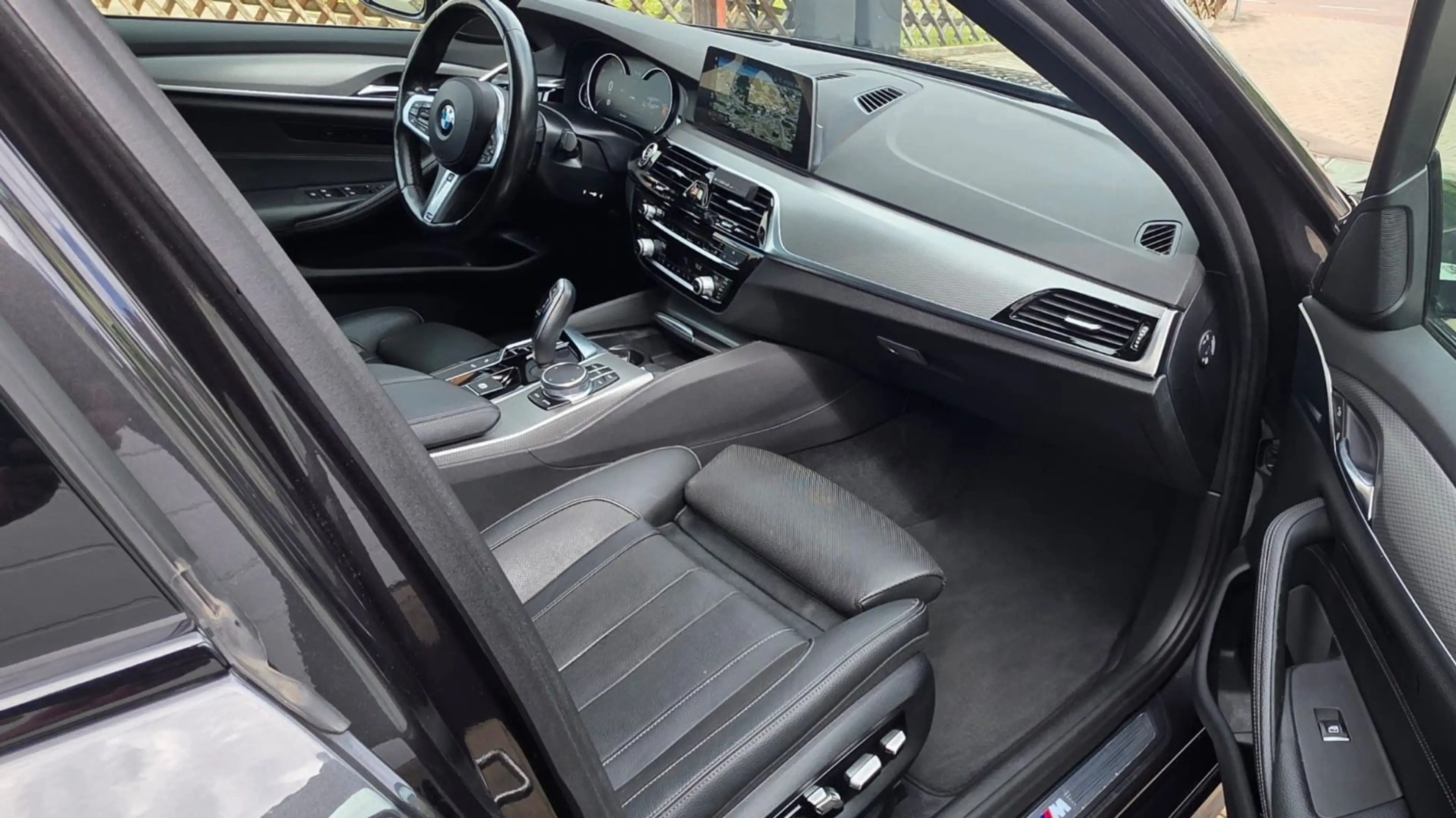 BMW 520 d xDrive M Sport*LED*PANO*LEDER*KAMERA — photo 12