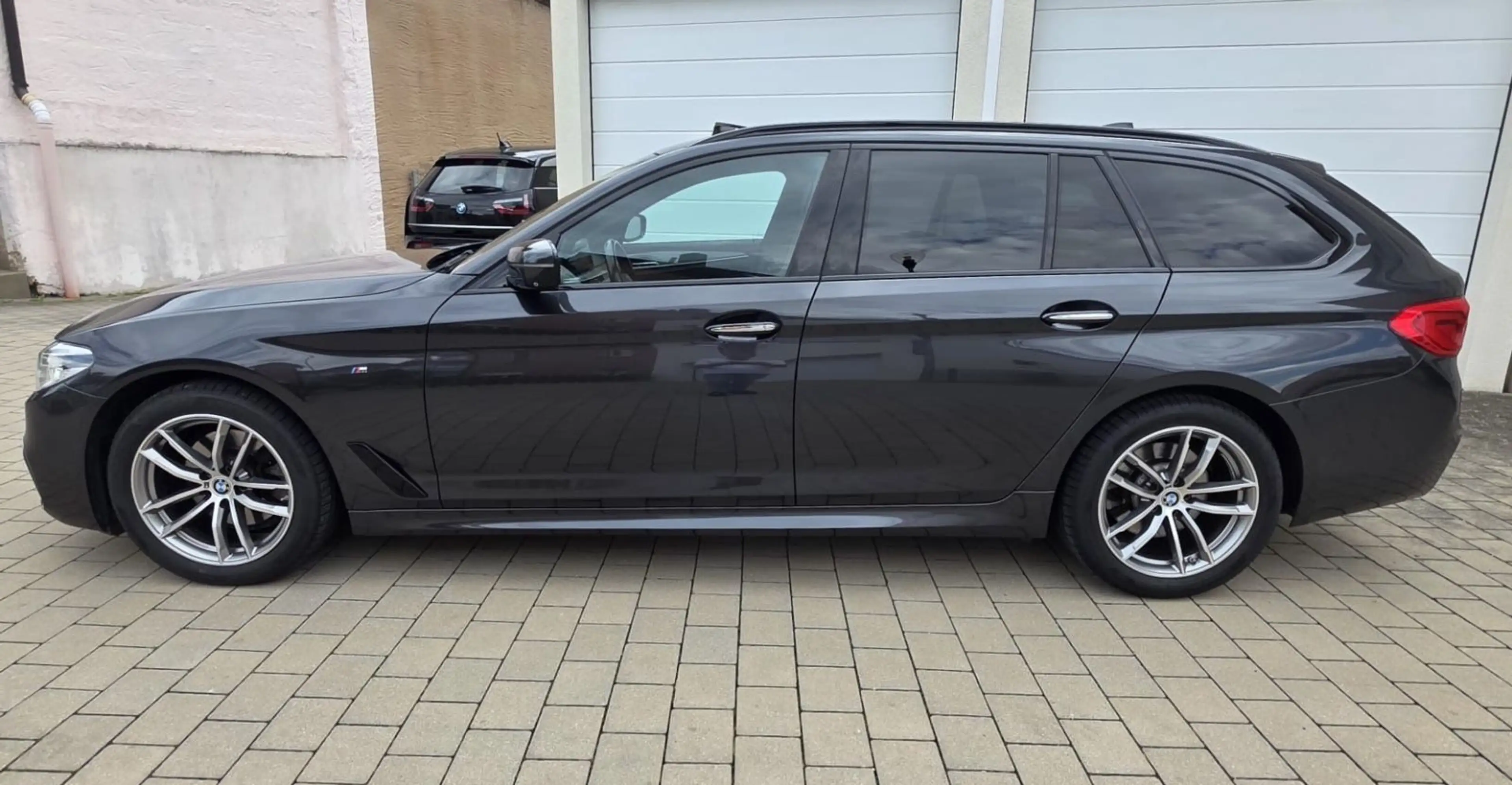 BMW 520 d xDrive M Sport*LED*PANO*LEDER*KAMERA — photo 3