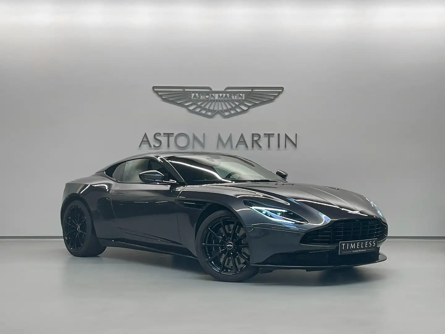 Aston Martin DB11 V8 Coupe | Aston Martin Brussels Gris - 1