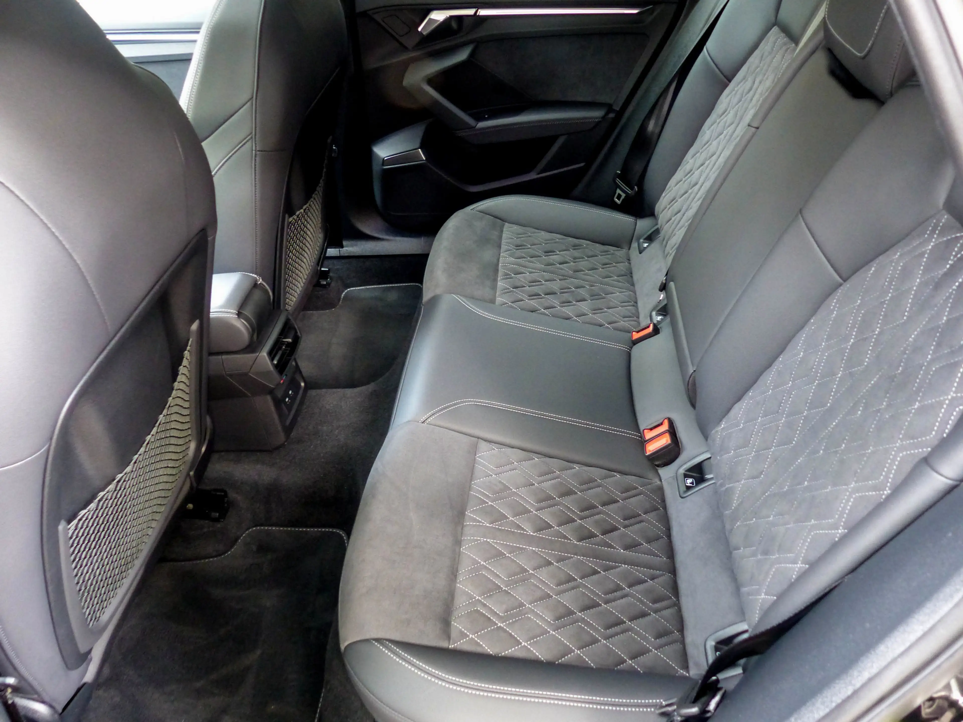 Audi S3 2.0TFSI quattro S-Line Sportback Exklusiv*ACC — photo 13