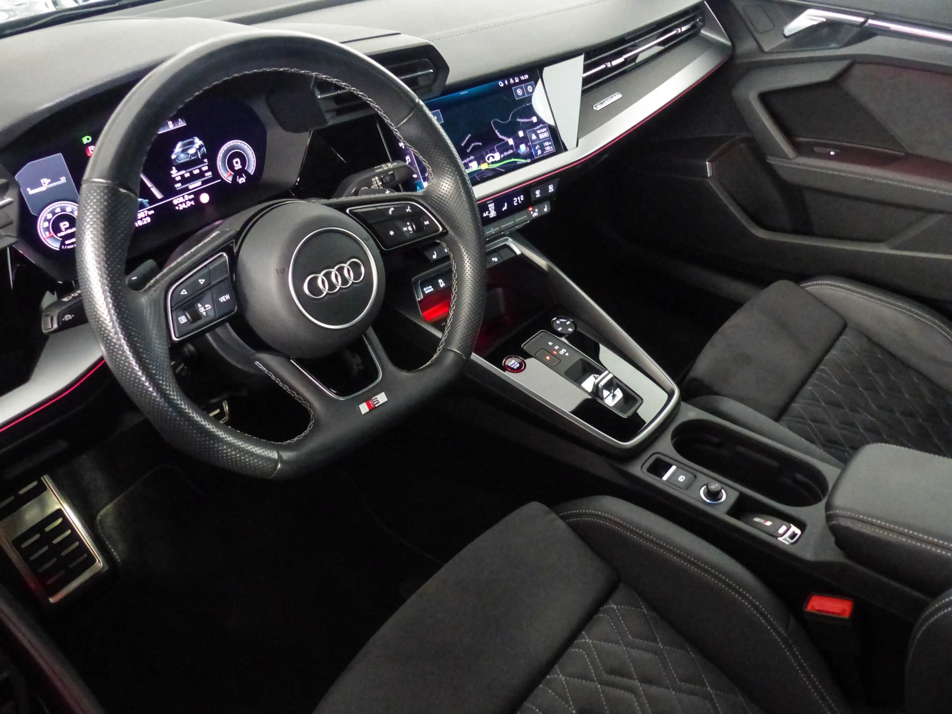 Audi S3 2.0TFSI quattro S-Line Sportback Exklusiv*ACC — photo 15