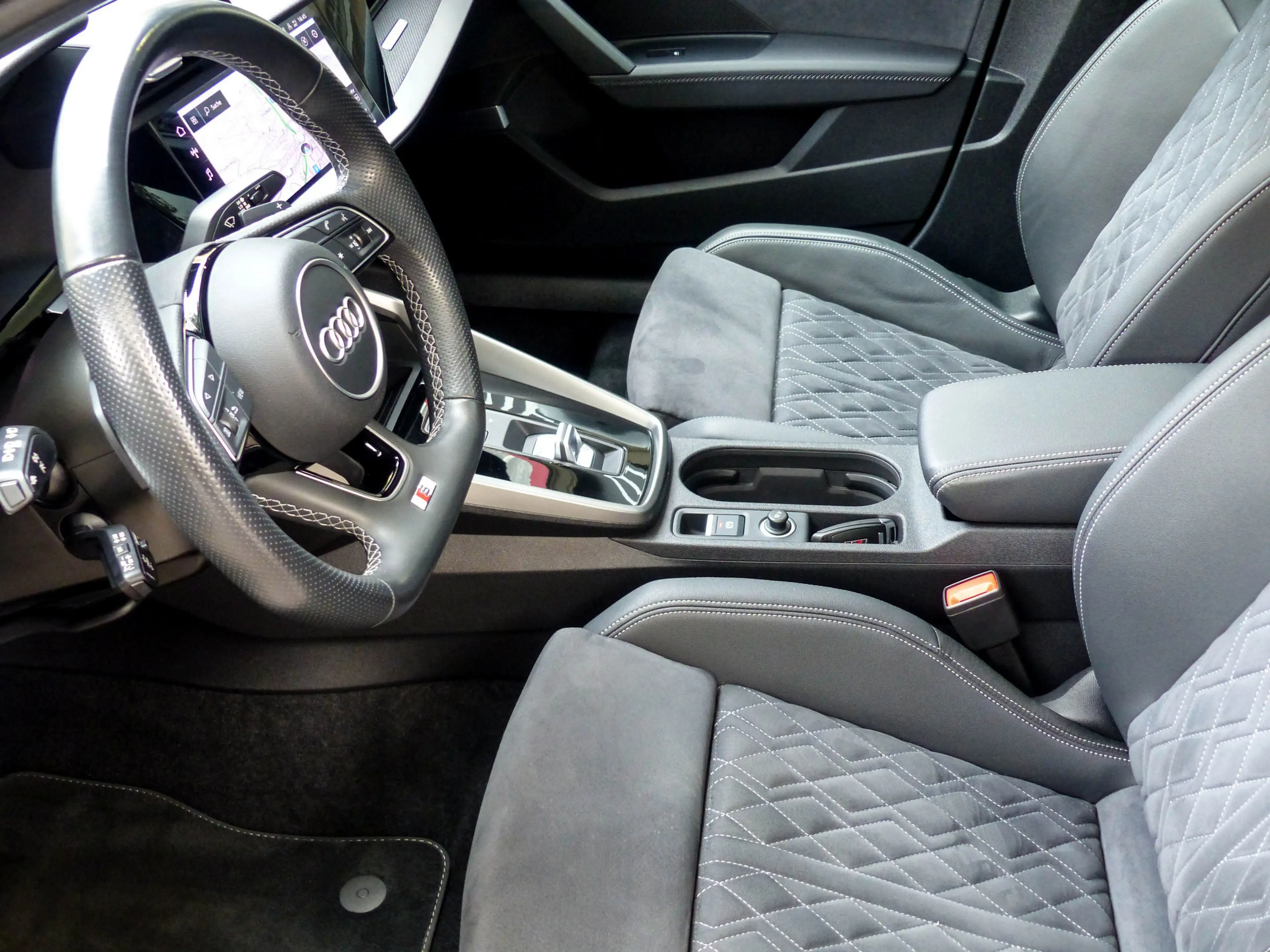Audi S3 2.0TFSI quattro S-Line Sportback Exklusiv*ACC — photo 8