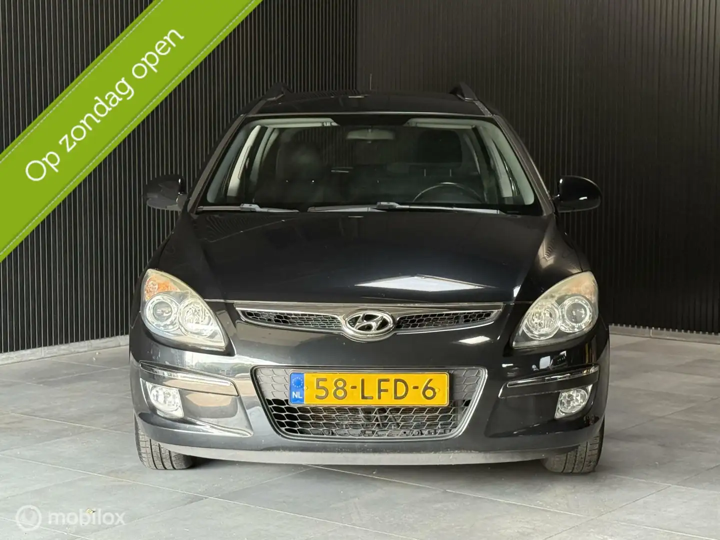 Hyundai i30 CW 1.6i Style|GERESERVEERD Schwarz - 2