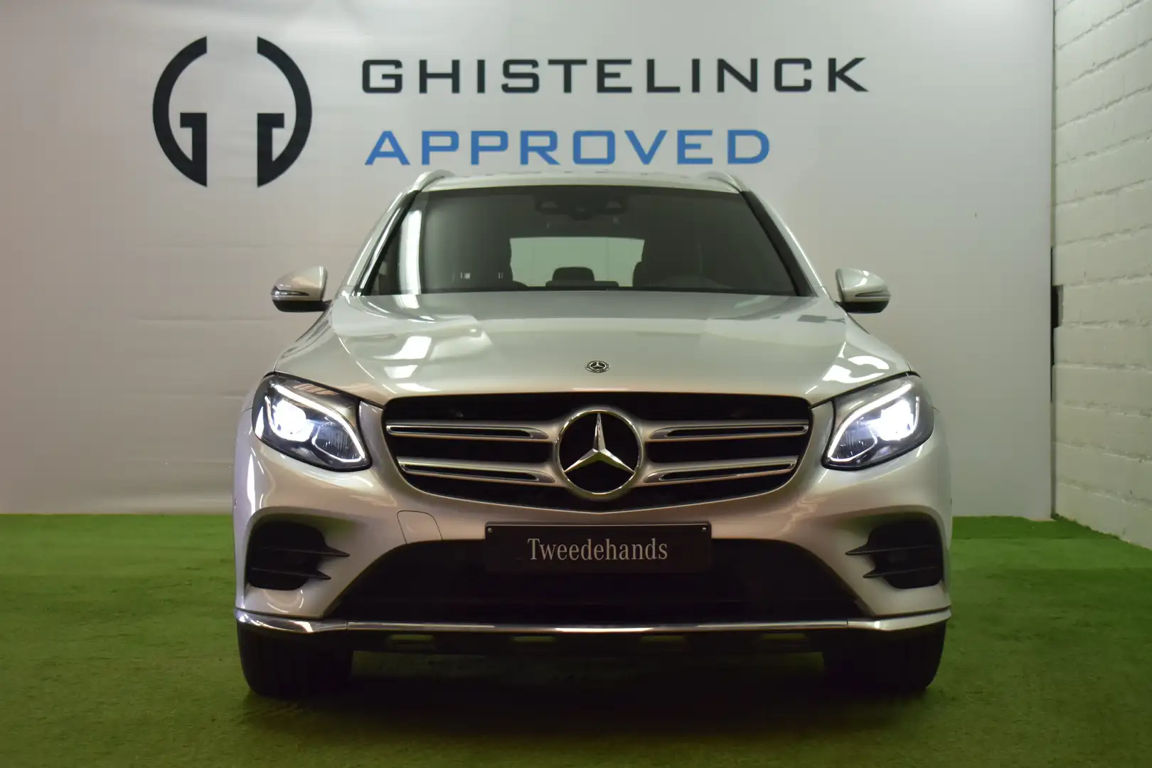 Mercedes-Benz GLC 250 4MATIC+AMG+ COMFORT SUSPENSION+KEYLESS+DESIGN PACK Zilver - 2