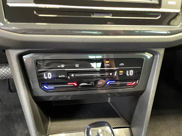 Volkswagen Tiguan view 18